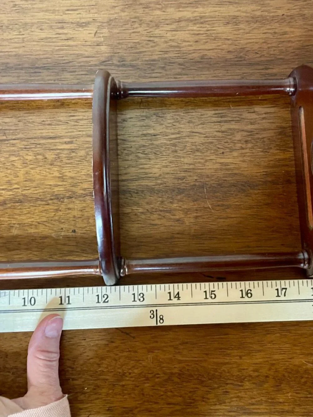 VTG Wall-Hanging Wooden Decorative Shelf by The Bombay Company 1992 18.5